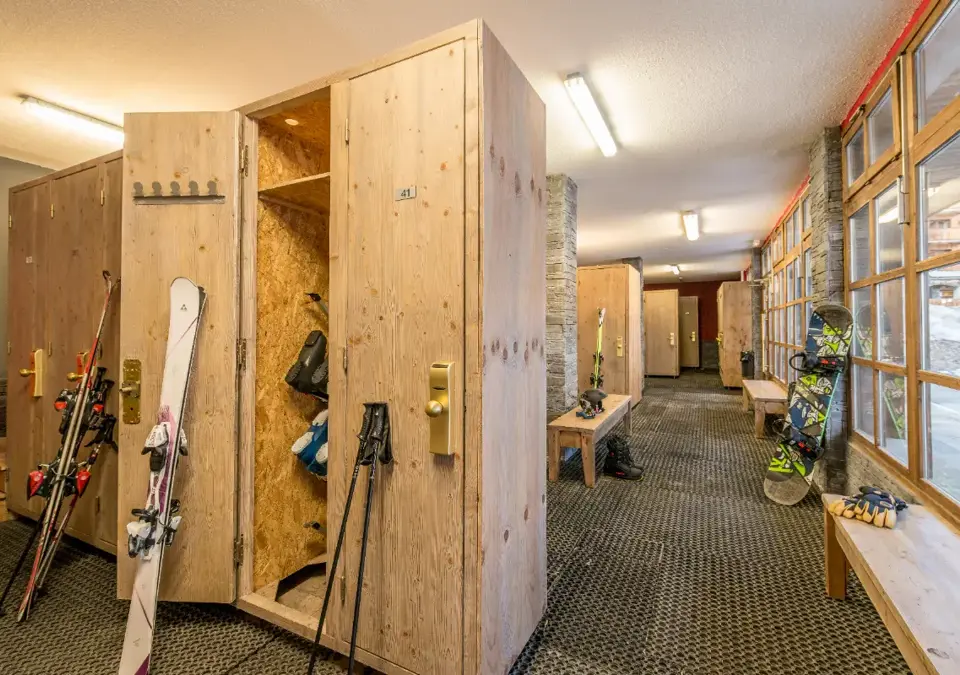 Chalet Altitude - Arc 2000 - Ski room.webp