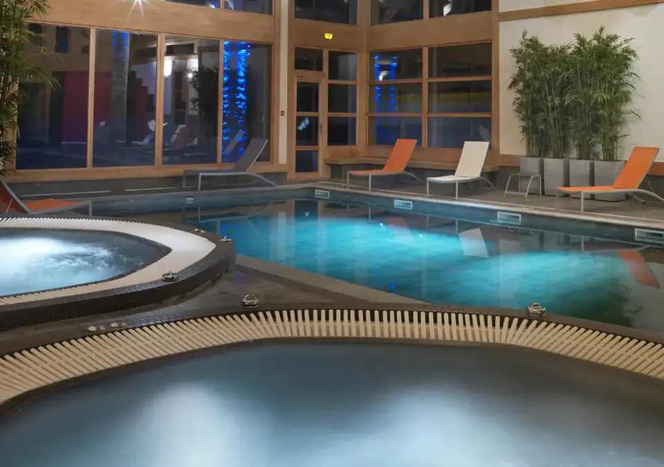 La Reine des Pres-Samoens-Indoor pool (1).webp