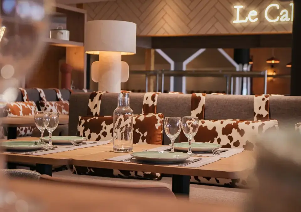 Les Cimes du Soleil-Avoriaz-Bar-restaurant (2).webp