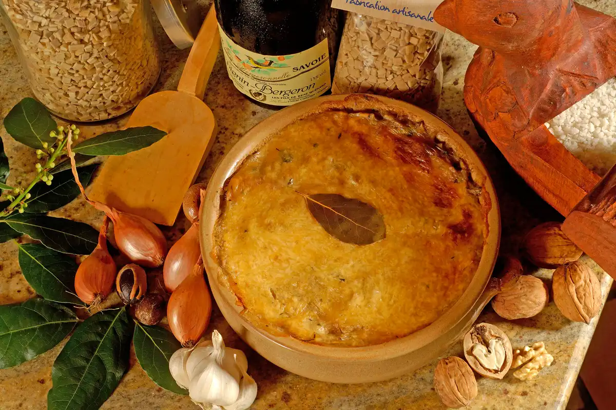 Top food to eat when skiing in the French Alps: Gratin de crozet