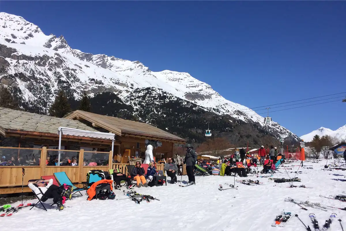 Family skiing in Val Cenis: La Creperie des Glaces