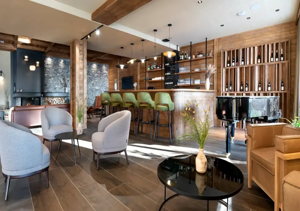 Chalets de Joy-Le Grand Bornand-Reception lounge-bar.webp