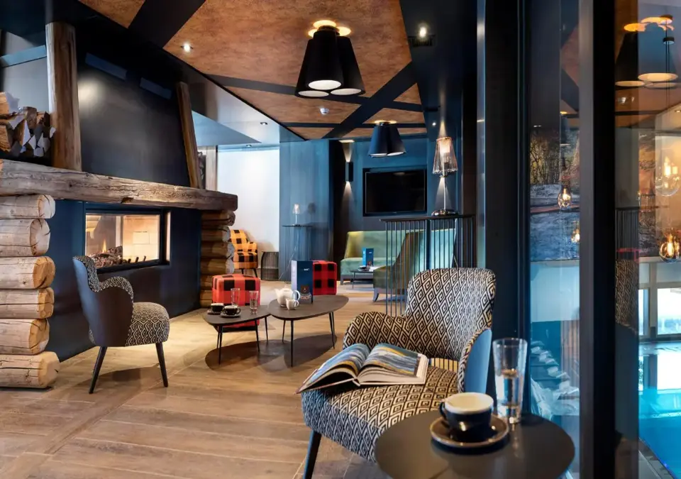 Amaya-Les Saisies-Reception lounge.webp