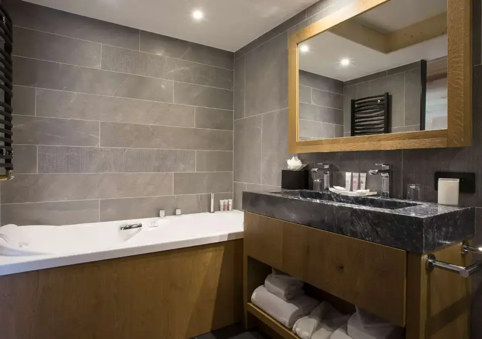 Alparena-4 bed excellence apt (11).webp