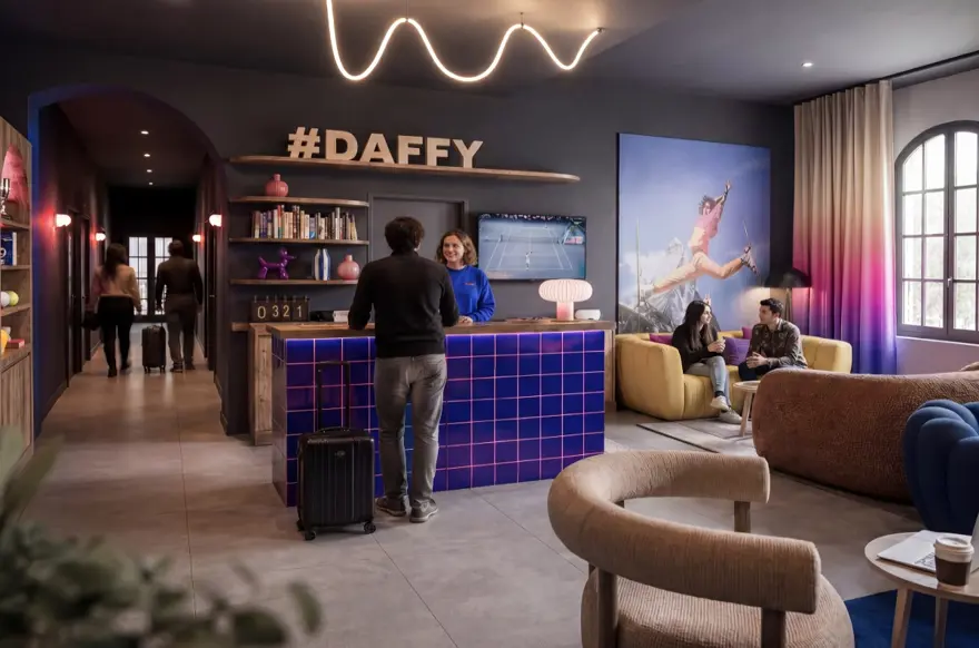 Daffy-Briancon-Reception style.webp