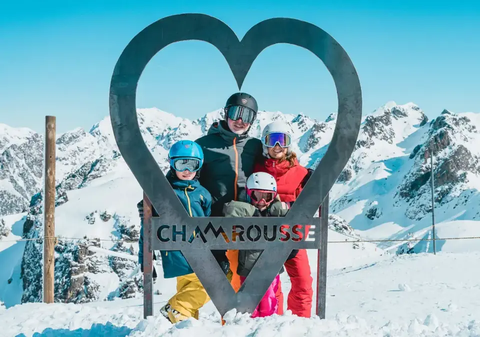 Chamrousse ski slopes sign.webp