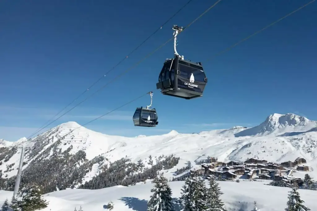 La Plagne Roche de Mio gondola.webp