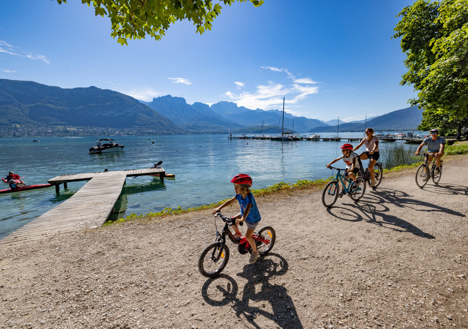 Lake Annecy-Biking (MonicaDalmasso) (2).JPG