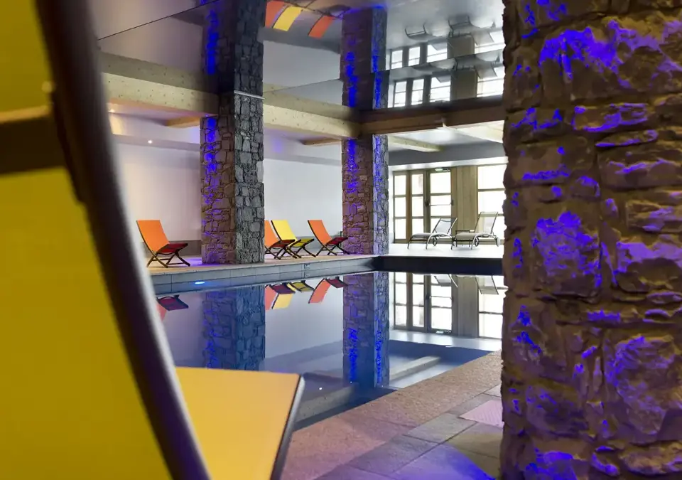 Le Cristal de l'Alpe-Alpe d'Huez-Indoor pool (1).webp