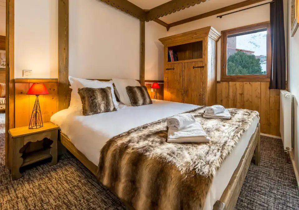 Chalet de l'Ours - Arc 2000 - Bedroom.webp